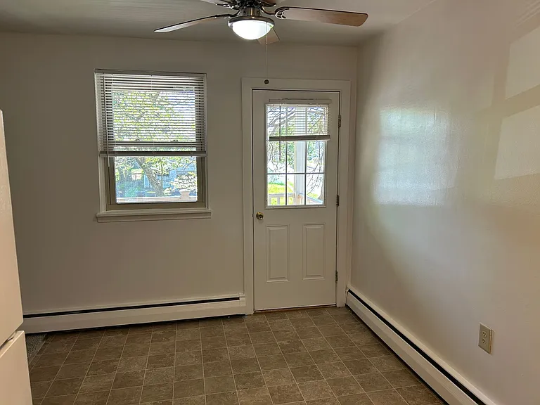 Parkside Manor Apartments — Photo 15