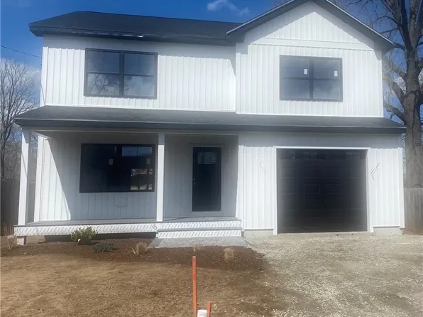 19 Lockwood St, Cranston, RI 02905