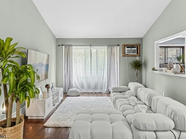 747-757 N Broad St #301, Elizabeth City, NJ 07208