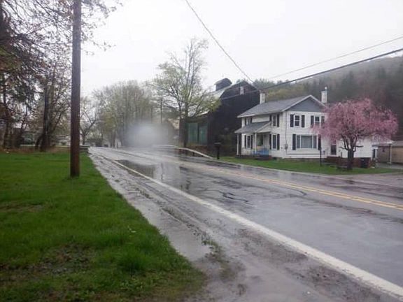 Exterior Neighborhood (street photo)