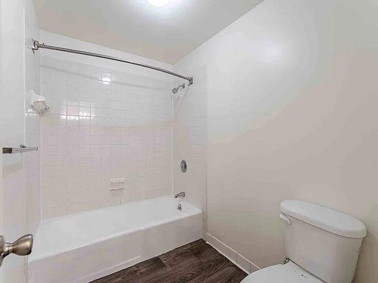 High Acres Apartments and Townhomes — Photo 17