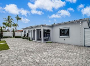 894 W 69th Pl, Hialeah, FL 33014