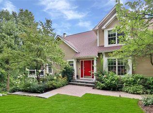 24 Agnew Farm Rd, Armonk, NY 10504