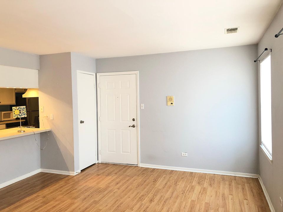 1st image of 1413 E Wyndham Cir APT 102