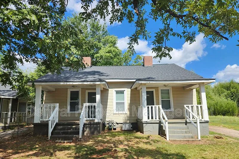 212 McGarity St — Photo 2
