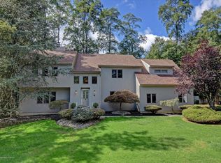 14 Bromley Ct, Morganville, NJ 07751