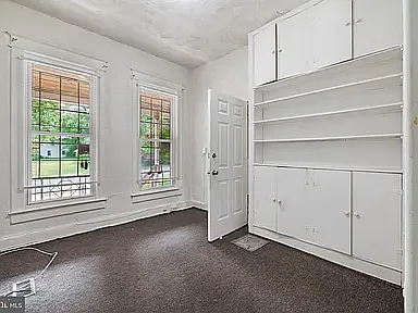 2218 Roslyn Ave #2 — Photo 5