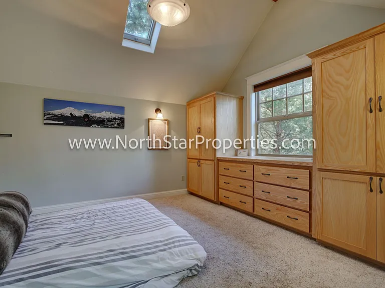 1630 NW Albany Ave — Photo 8