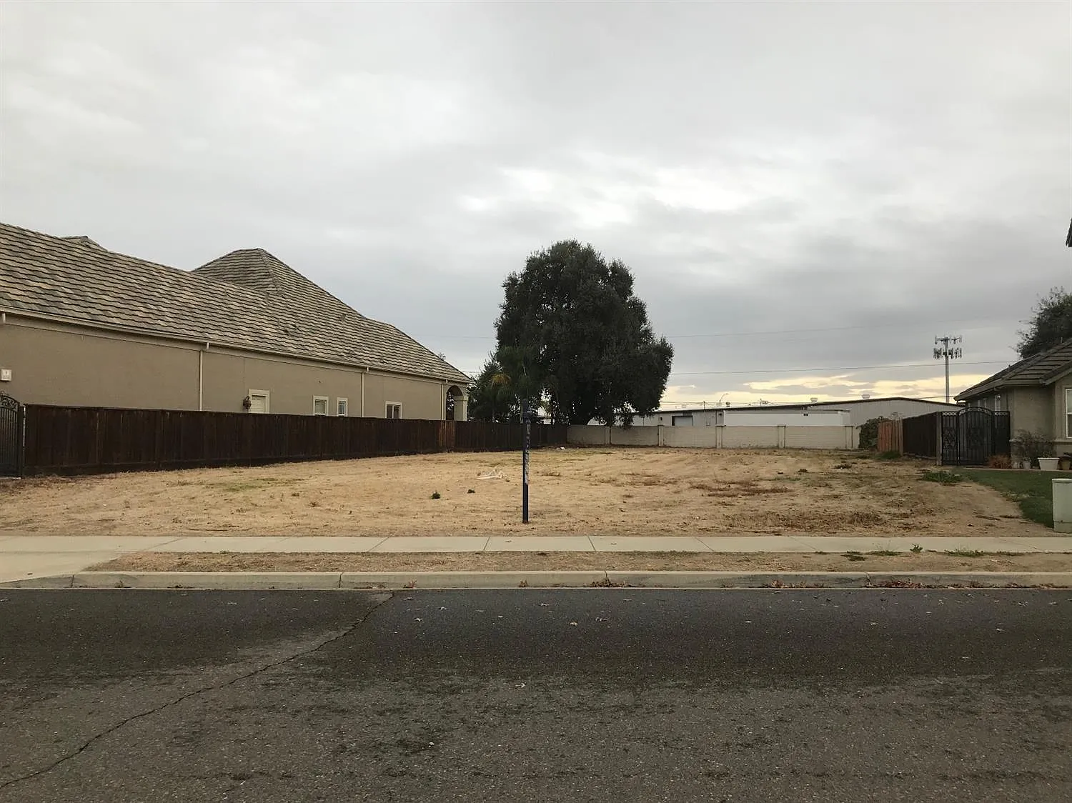 2908 Canyon Dr photo 1