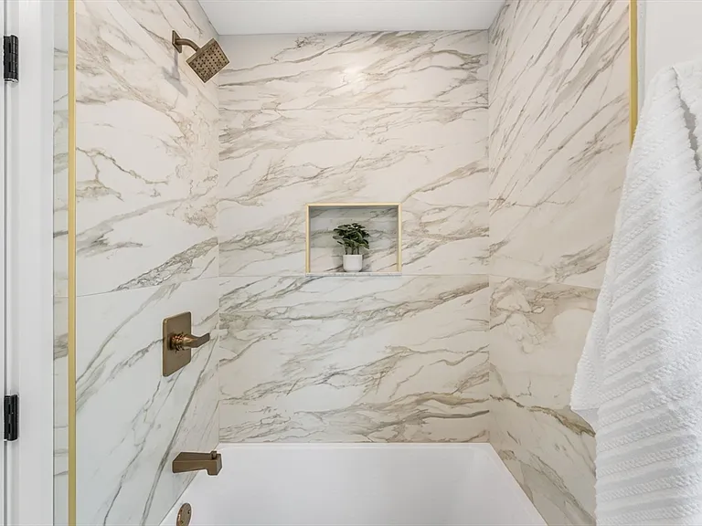 14 Harbor View St #1 — Photo 16