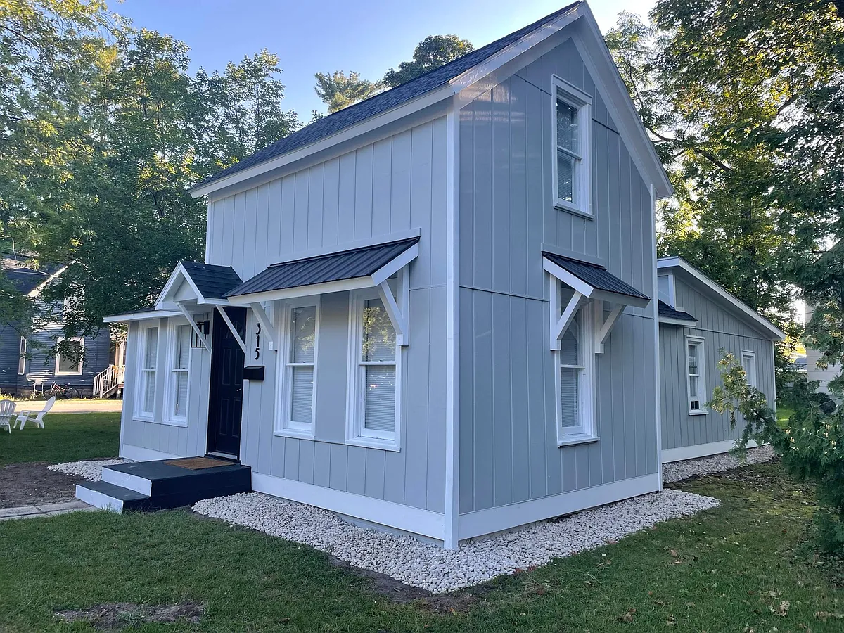 Building Photo - 315 S Maple St