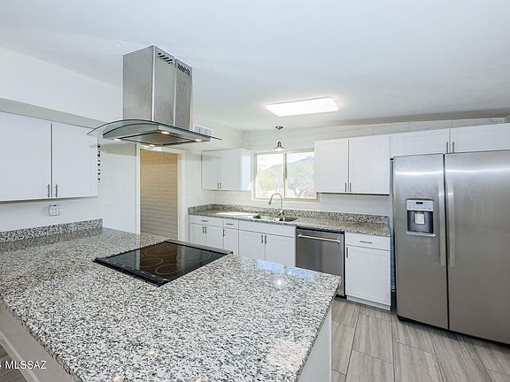 2nd image of 2550 W Calle Paraiso