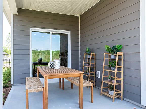 Newport floorplan at Simpson Farms.