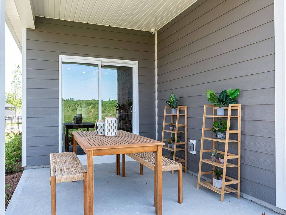 Newport floorplan at Simpson Farms.