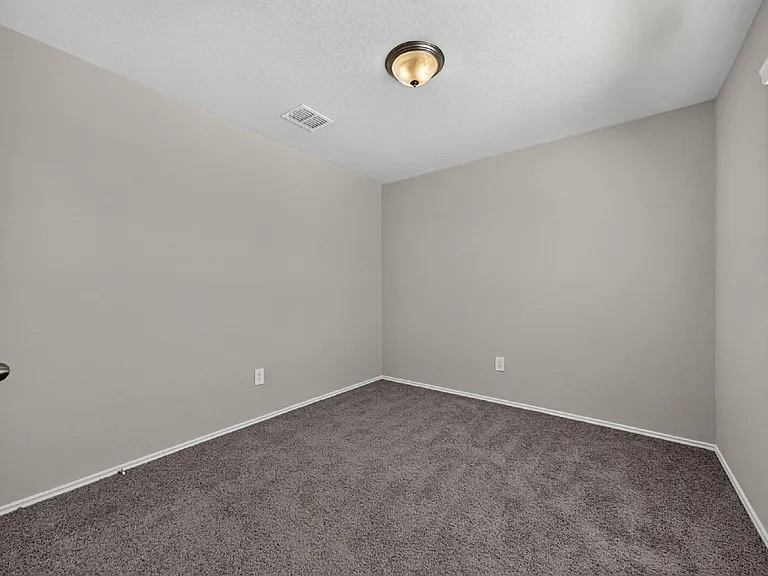 579 Jennifer Way — Photo 22