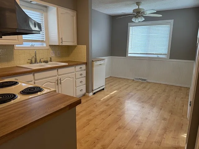 3 bed, 964 sqft, $1,800 — Photo 2