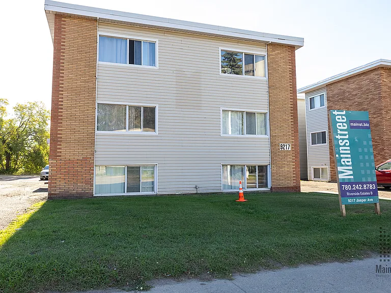 9209 Jasper Ave NW — Photo 9