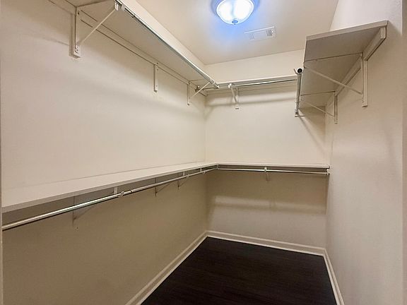5th image of 300 Jefferson St