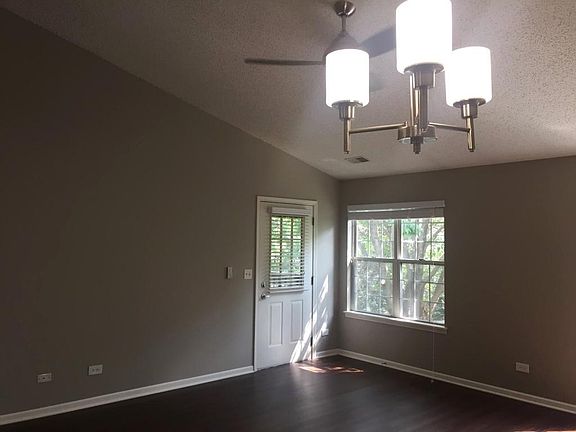 3rd image of 1824 Michigan Ave APT 204