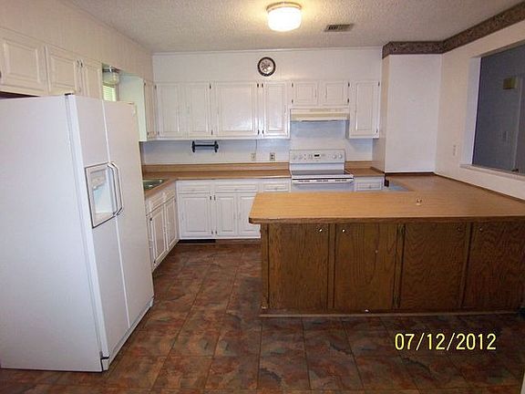 4th image of 1210 Tiger Dr