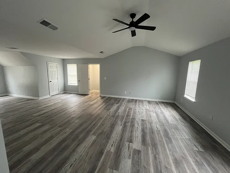 6038 Hitt Lake Ct — Photo 18