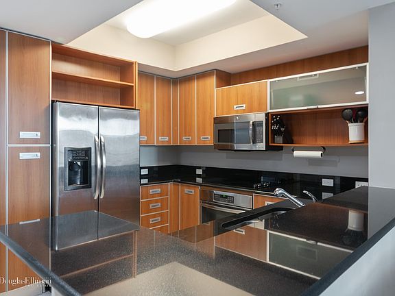 4th image of 410 Evernia St APT 509