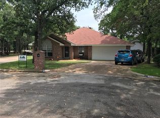 1120 Willow Ridge Dr, Azle, TX 76020