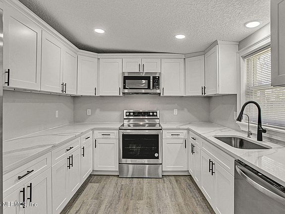 2nd image of 3967 LANE Avenue S