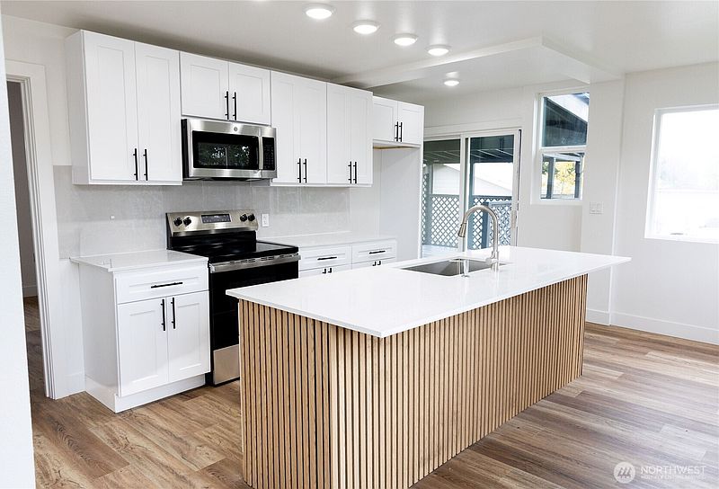 5th image of 1437 E 30th Street