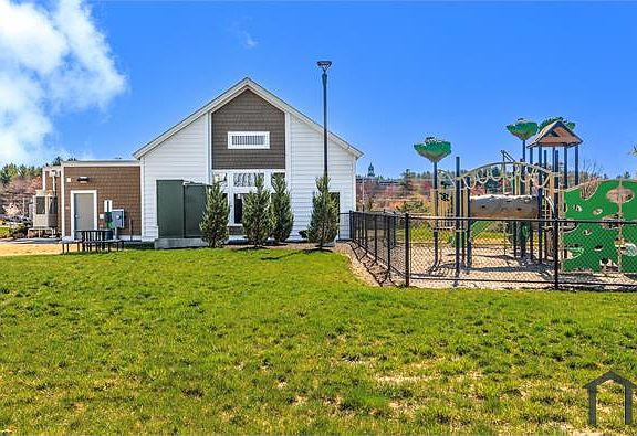 3rd image of 11 Dakota Dr #108