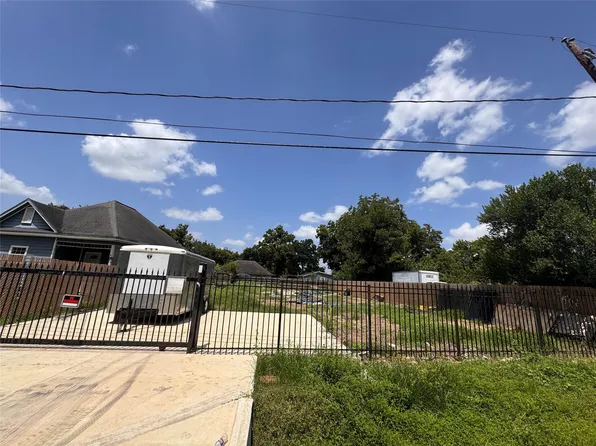 1016 Marjorie St, Houston, TX 77088