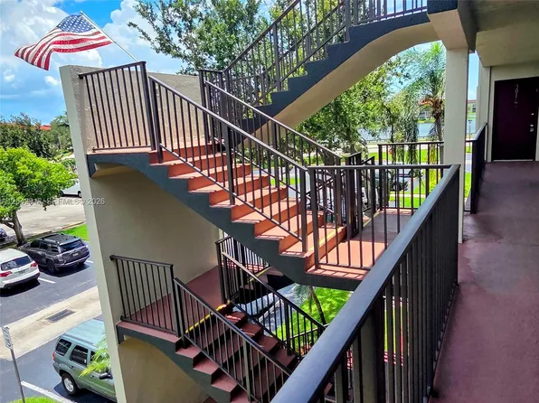 800 SW 131st Ave APT 301F, Pembroke Pines, FL 33027
