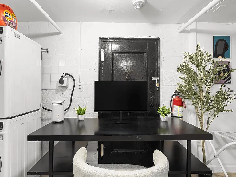 173 N 7th St #1B — Photo 11