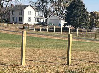 21198 Allentown Rd, Pekin, IL 61554