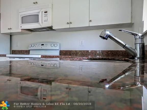 5th image of 3260 NE 19th Ave APT 9