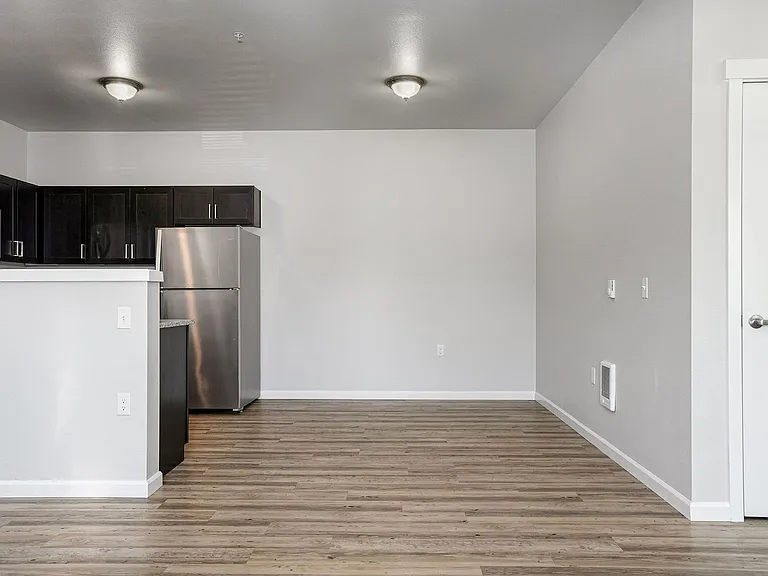 Howard Commons — Photo 10