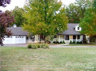 5 Hawthorne Dr, Warrenton, MO 63383