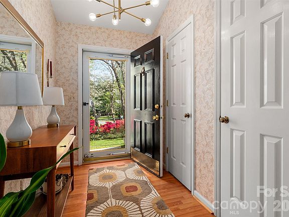 5th image of 4932 Foxden Ct