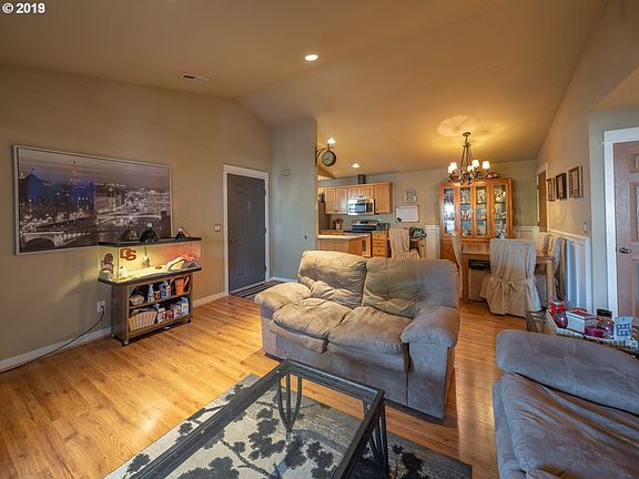 5th image of 14019 NE 20th Ave #H66