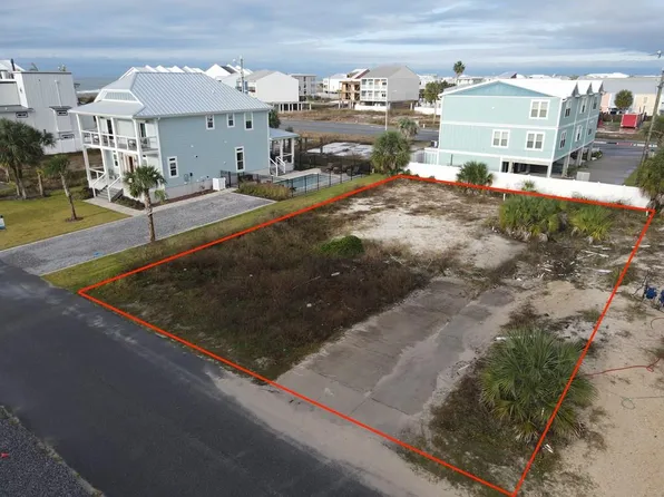 102 S 36th St, Mexico Beach, FL 32456