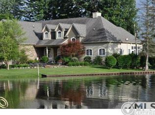 3312 Apache Trl, Pinckney, MI 48169