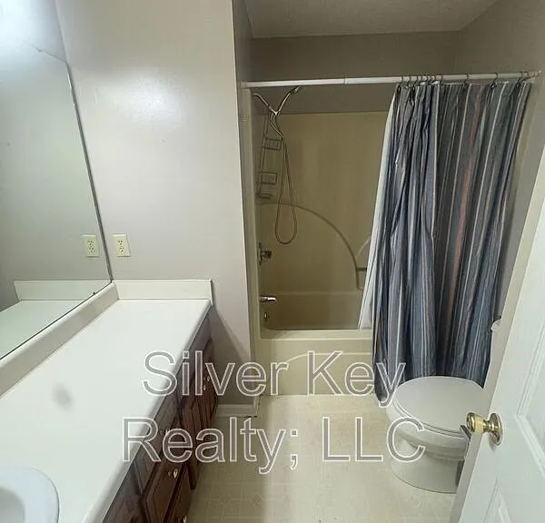 136 S Matlock Ave — Photo 12