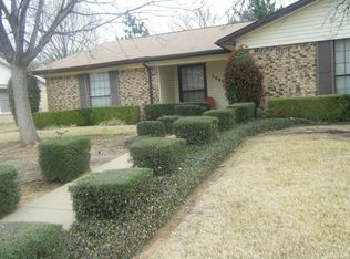 3000 Mossy Oak Ln, Bedford, TX 76021