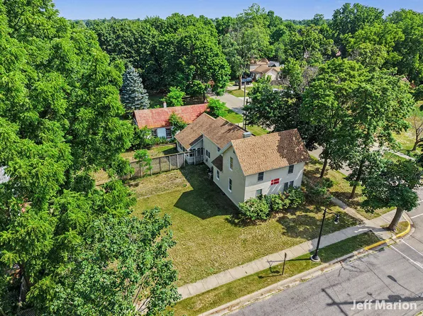 301 N Clay St, Greenville, MI 48838