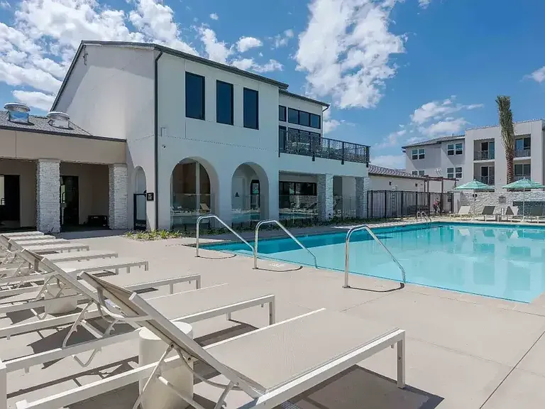Desert Meadows Apartments — Photo 1