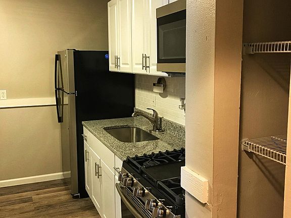 4th image of 4305 Virginia Ave APT 210