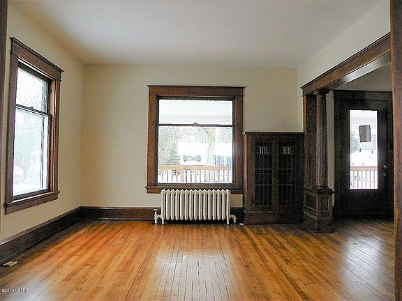 3rd image of 12174 Stafford St