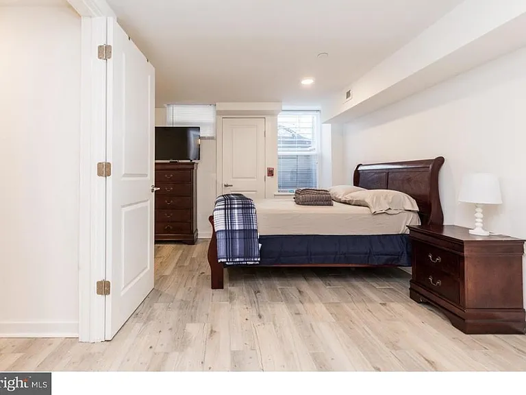 1616 Brown St #1 — Photo 9