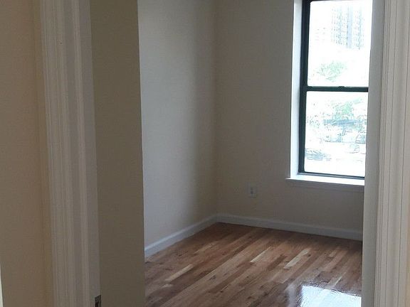 5th image of 88 E 111th St APT 19