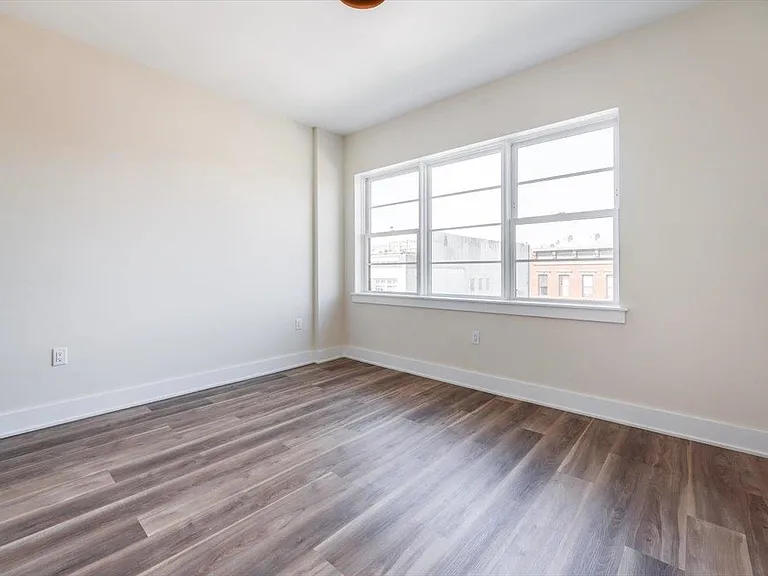 237 Washington St #401 — Photo 8